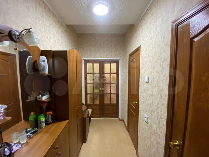 3-к. квартира, 83 м², 1/2 эт.