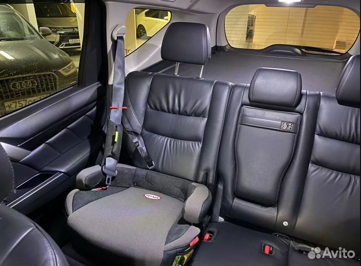 Автокресло бустер Heyner с креплением SafeUpFix