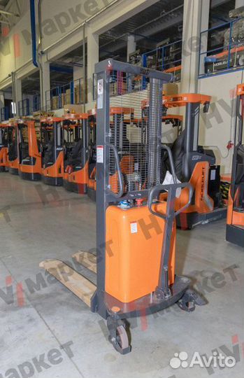 Ручной штабелер с электроподъемом SPN-1025C