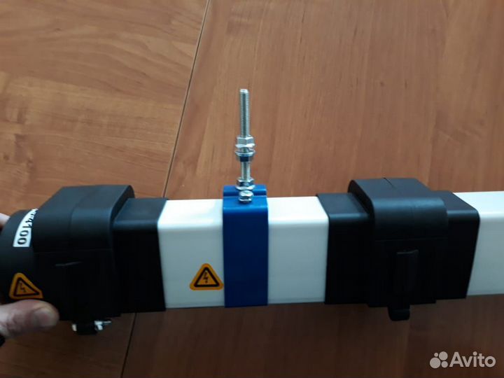 Троллейный шинопровод (токоподвод) закрытого типа