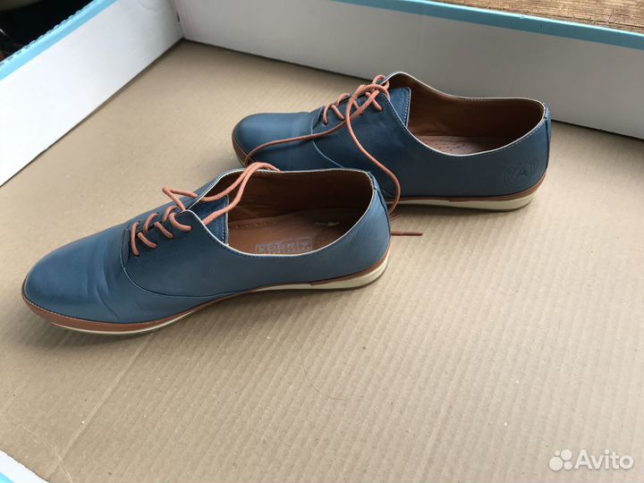 Продам кеды кожаные