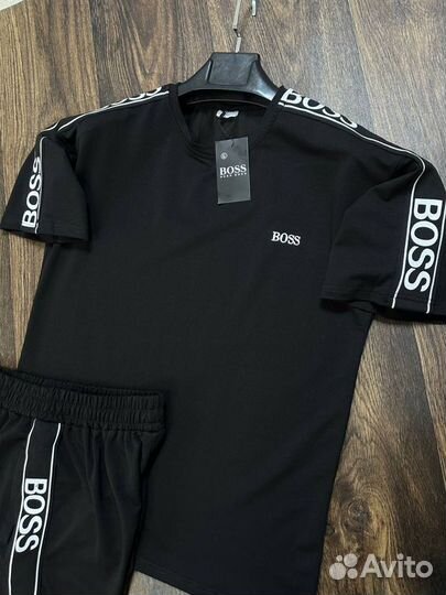 Костюм шорты и футболка hugo boss