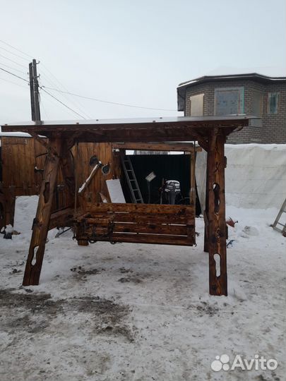 Садовые качели из дерева