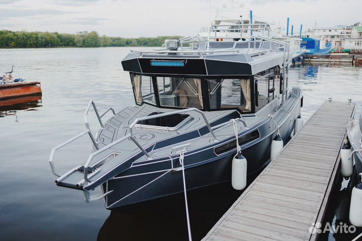 Кабинный катер Swift Chaser 800 Аdmiral