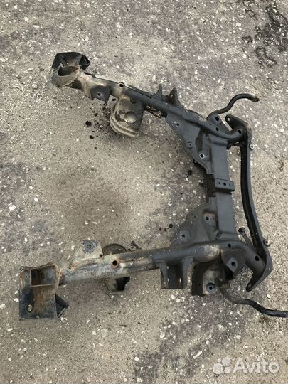 Передний подрамник BMW X3 Е83