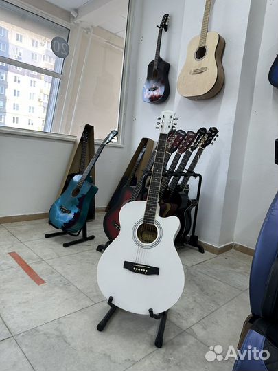Гитара акустика