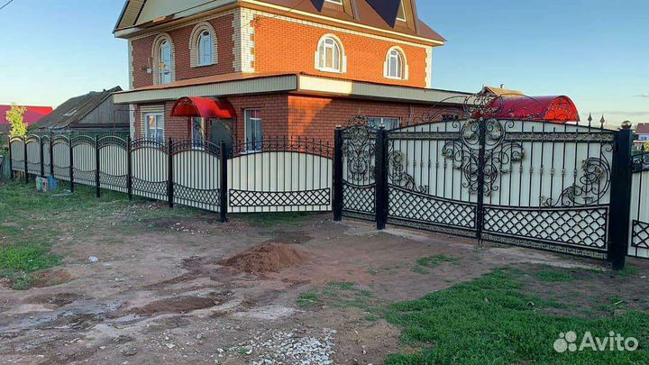 Кованые заборные секции