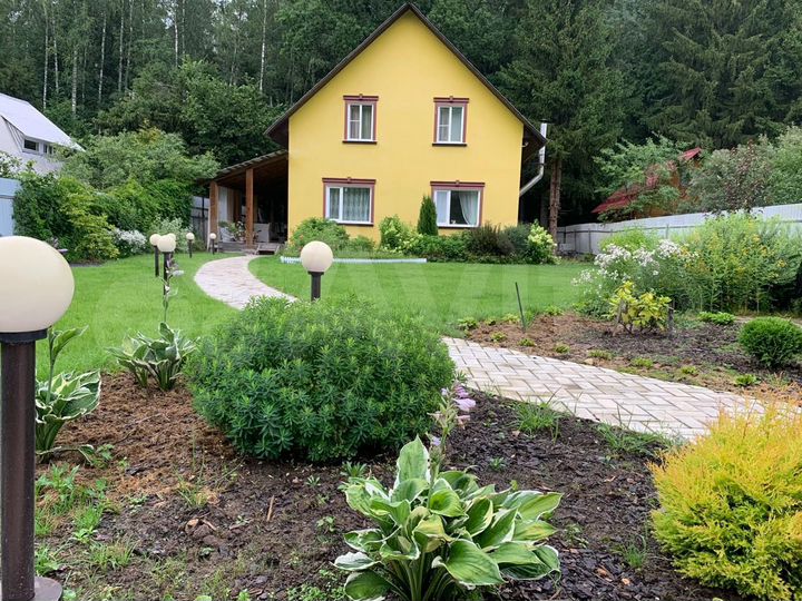 Дом 210 м² на участке 9 сот.