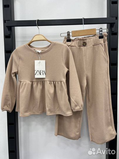 Костюм для девочки в рубчик Zara 110/116/140
