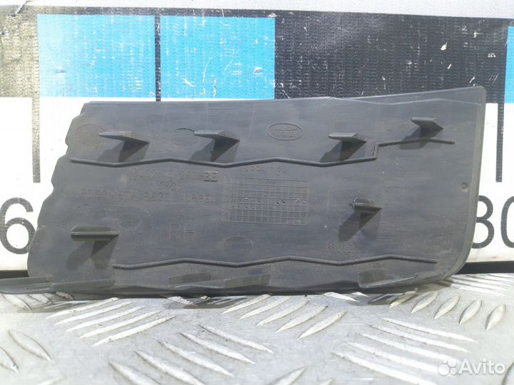 Б/У Заглушка бампера правая Land Rover Evoq#001