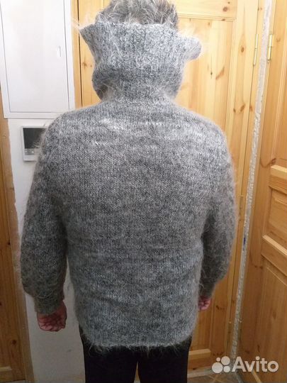 Свитер шерстяной серый