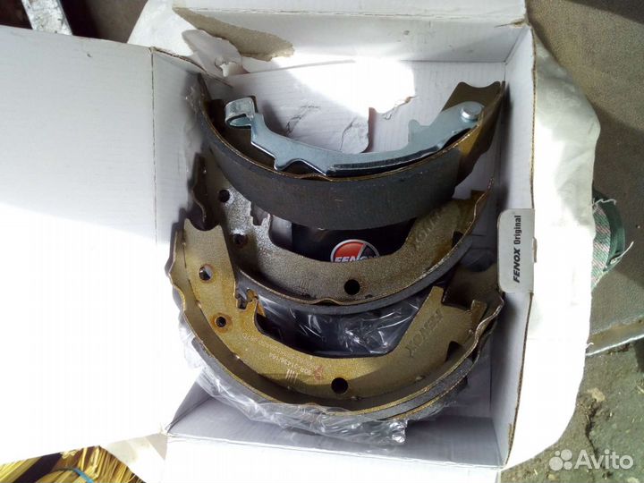 Колодки стояночного тормоза Hyundai Tucson 2.7