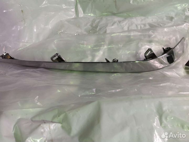 Молдинг переднего бампера LADA Vesta cross