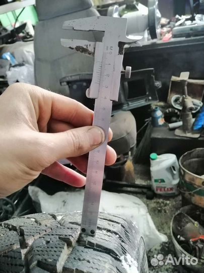 Nitto Therma Spike 215/60 R16