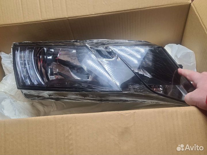 Фара левая на skoda octavia a7