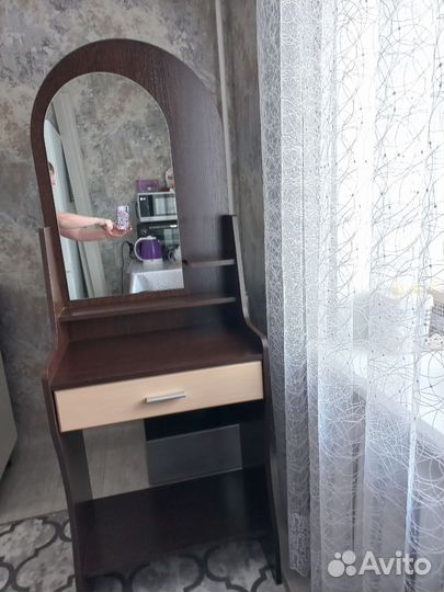 Туалетный столик с зеркалом бу