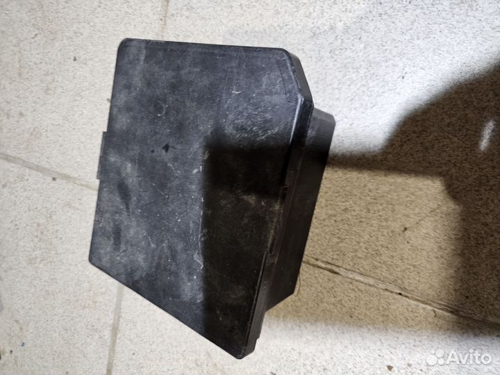 Блок предохранителей nissan 284B7JD00B