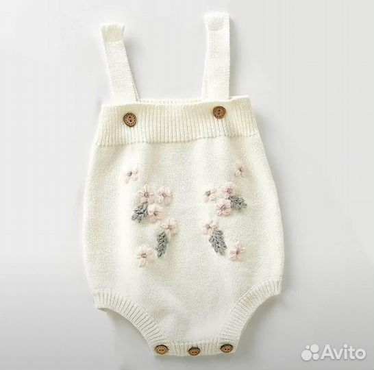 Вязаный костюм для девочки