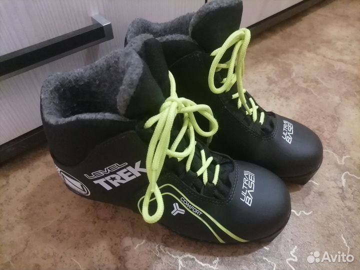 Лыжные ботинки