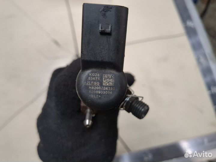 Форсунка топливная Renault Megane 3 2009, 2011