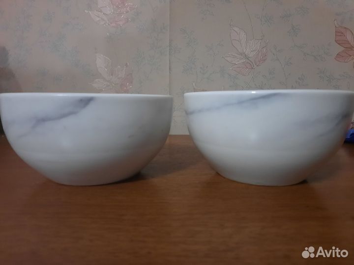 Кружки и тарелки разные