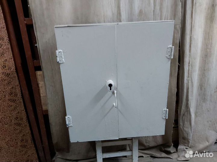 Сейф металлический