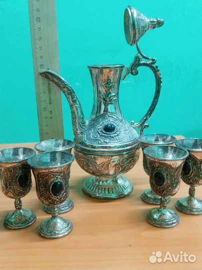 Кувшин и стопки