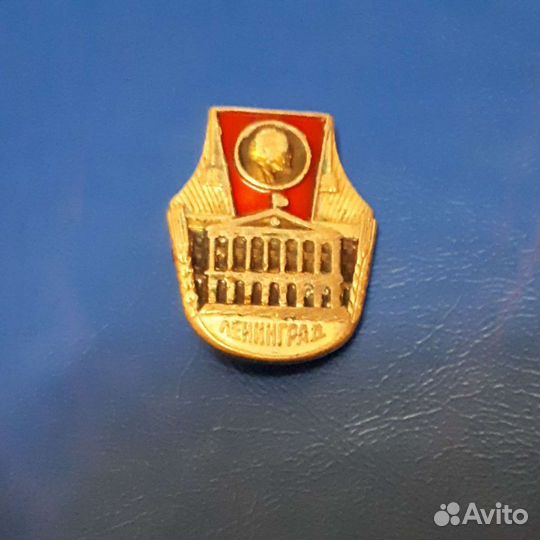 Продам значок