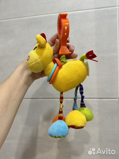 Игрушка на коляску жирафик с вибрацией