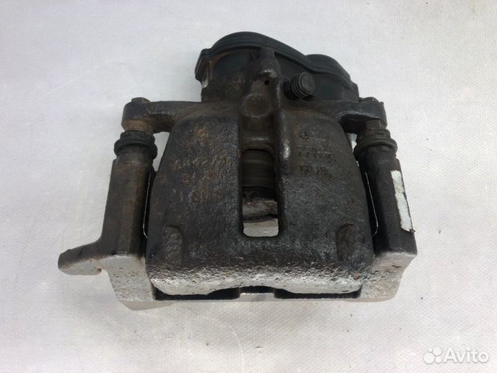 Суппорт тормозной задний левый Audi A5 8T cgka 2.7