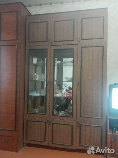 Шкаф и сервант