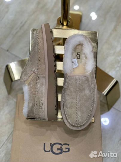 Женские короткие ботинки Ugg Stitch Slip On Sand