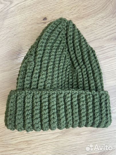 Шапка вязаная ручной работы