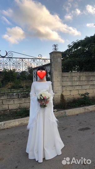 Платье на никах