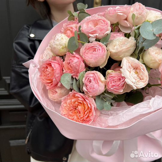 Доставка цветов: пионовидные розы