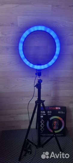 Кольцевая лампа со штативом