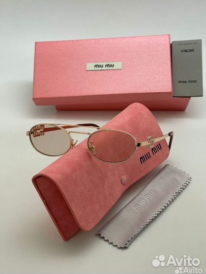 Солнцезащитные очки miu miu