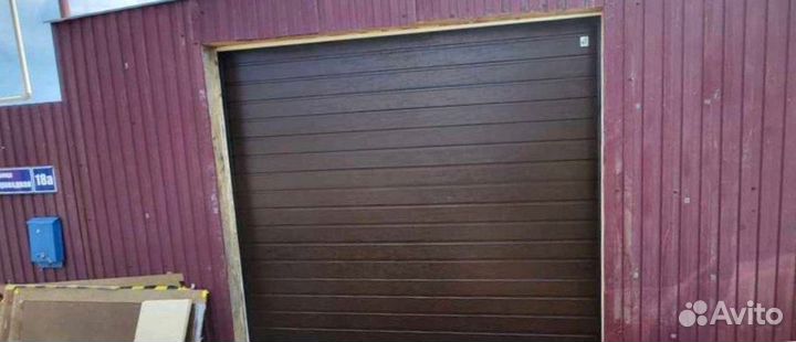 Секционные ворота