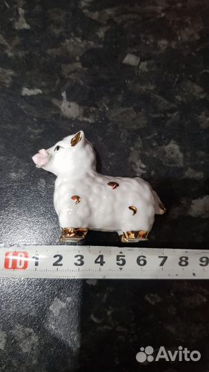 Фарфоровая статуэтка