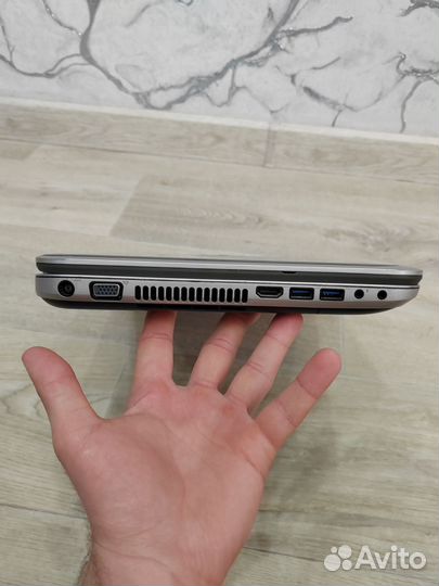 Ноутбук dell Intel core i7/2 видеокарты/SSD/8 озу