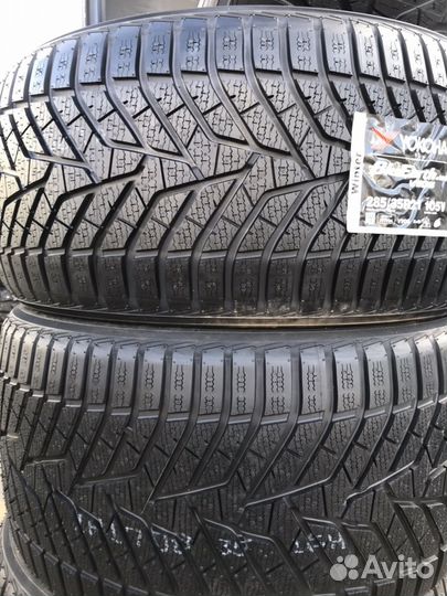 Yokohama W.Drive V905 285/35 R21