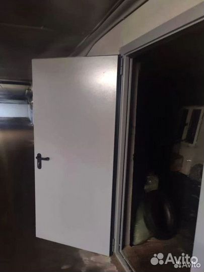 Противопожарная металлическая дверь