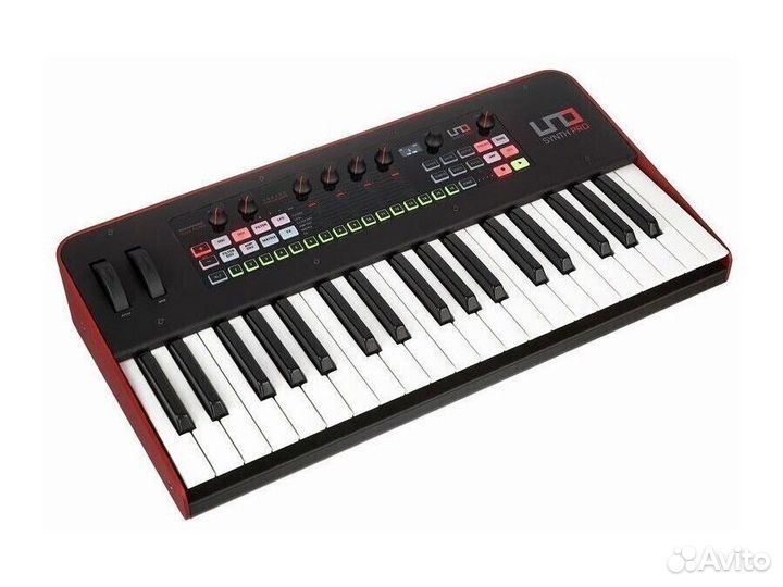 IK UNO Synth Pro синтезатор