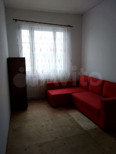 Комната 10 м² в 4-к., 2/2 эт.