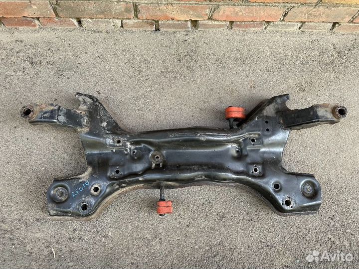 Балка подмоторная (подрамник) для Skoda Rapid