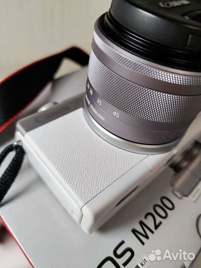 Фотоаппарат системный Canon EOS M200 WH M15-45