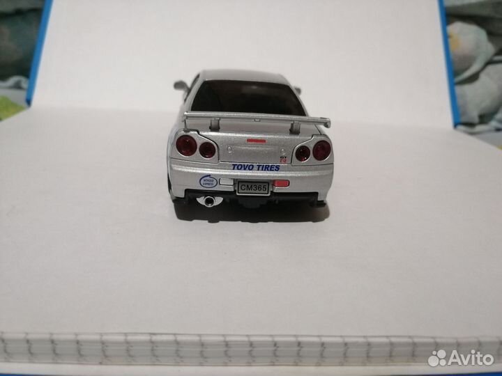 Nissan skyline gtr r34. 1:32