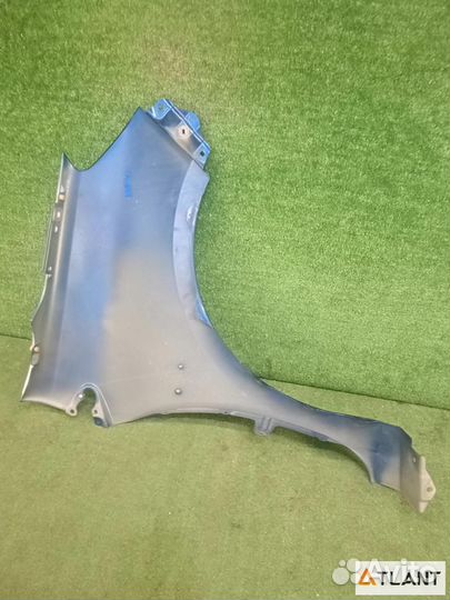 Крыло переднее левое toyota aqua