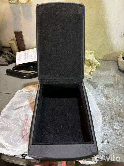 Подлокотник для Нива Шевроле (chevrolet, travel)