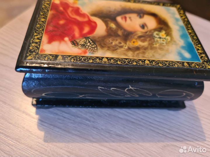 Шкатулка для украшений